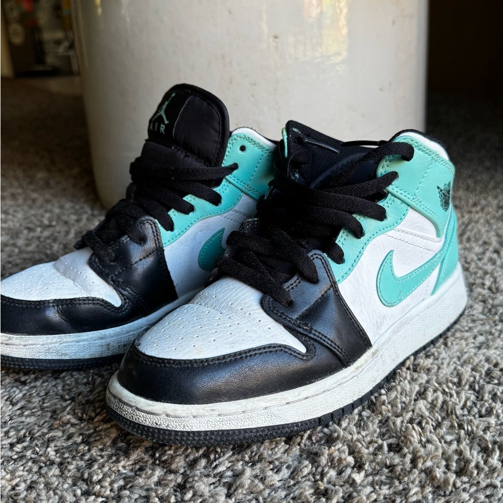 Tropical Twist Nike Jordan Women's Mid Rise